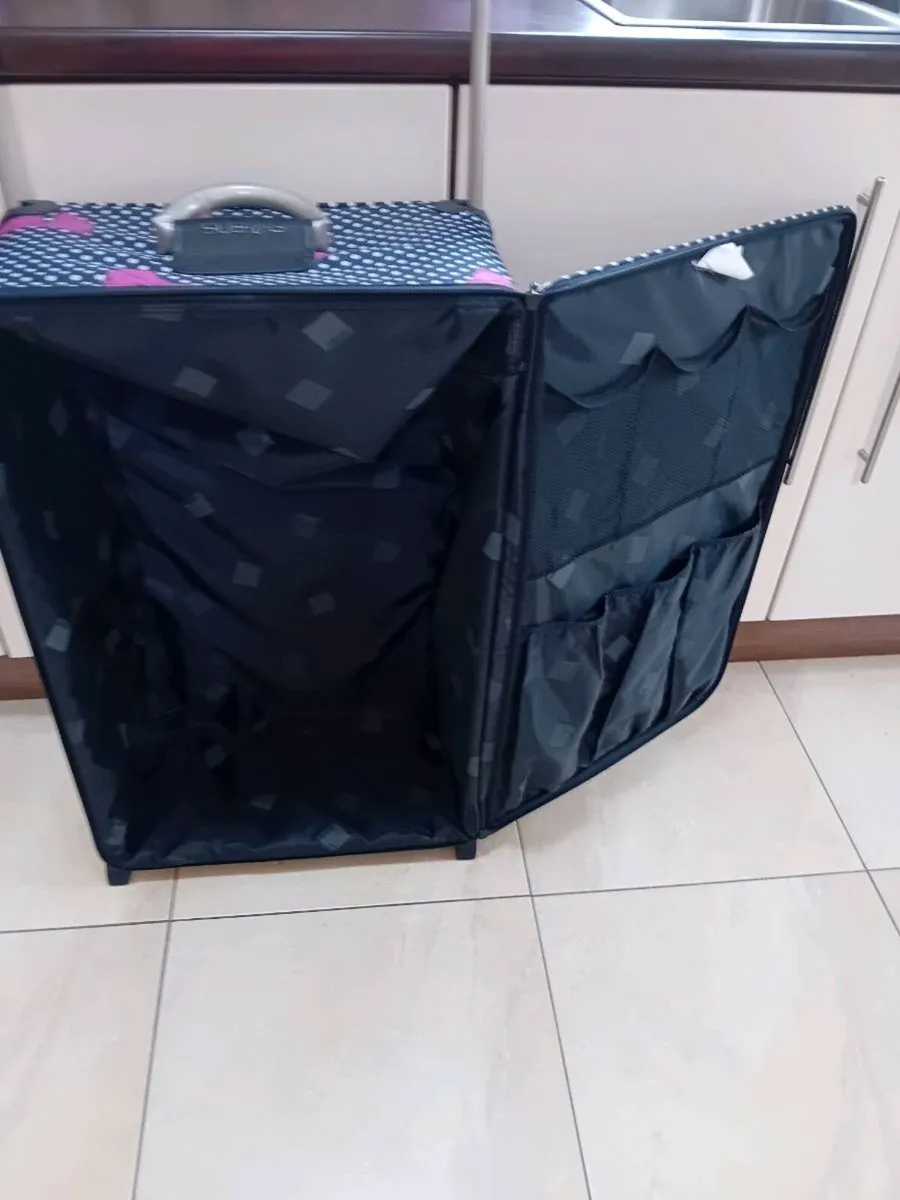 EXTRA LARGE SUITCASE - Image 2