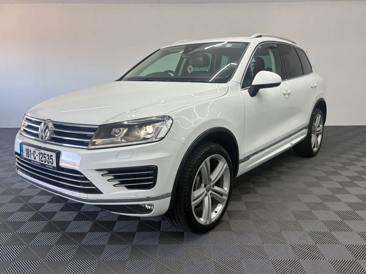 VW Touareg R Line 3.0D V6 5 Seat C/Cab 2018 - Image 4