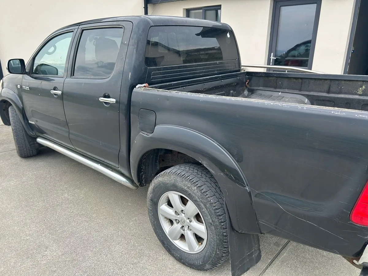 Toyota hilux - Image 2