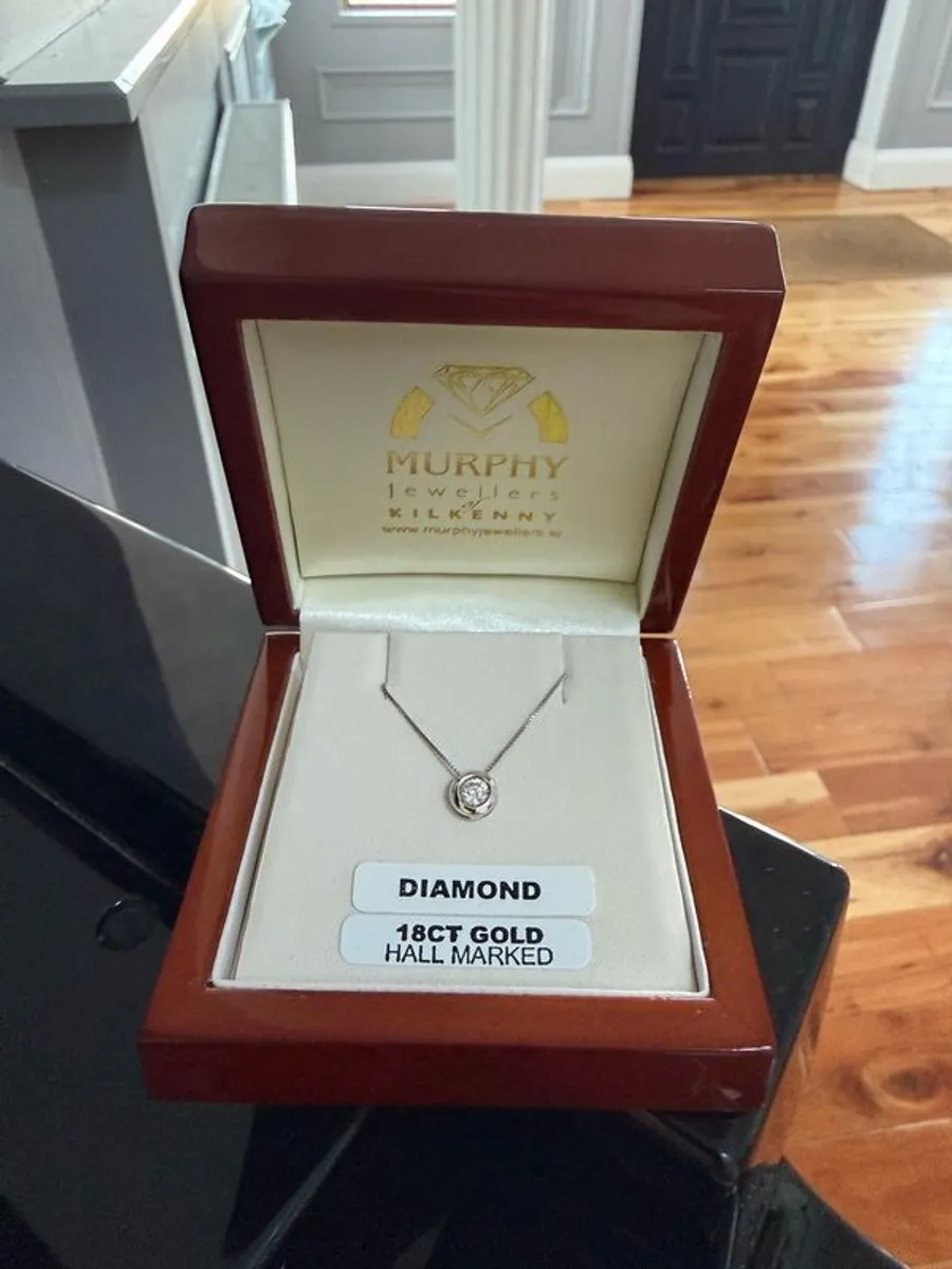 18 Carat White Gold Diamond Necklace. Never worn. Bought in Murphy Jewellers Kilkenny. - Image 1