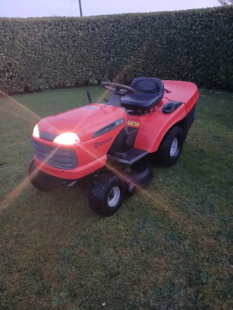 Husqvarna hydrostatic 17hp - Image 2