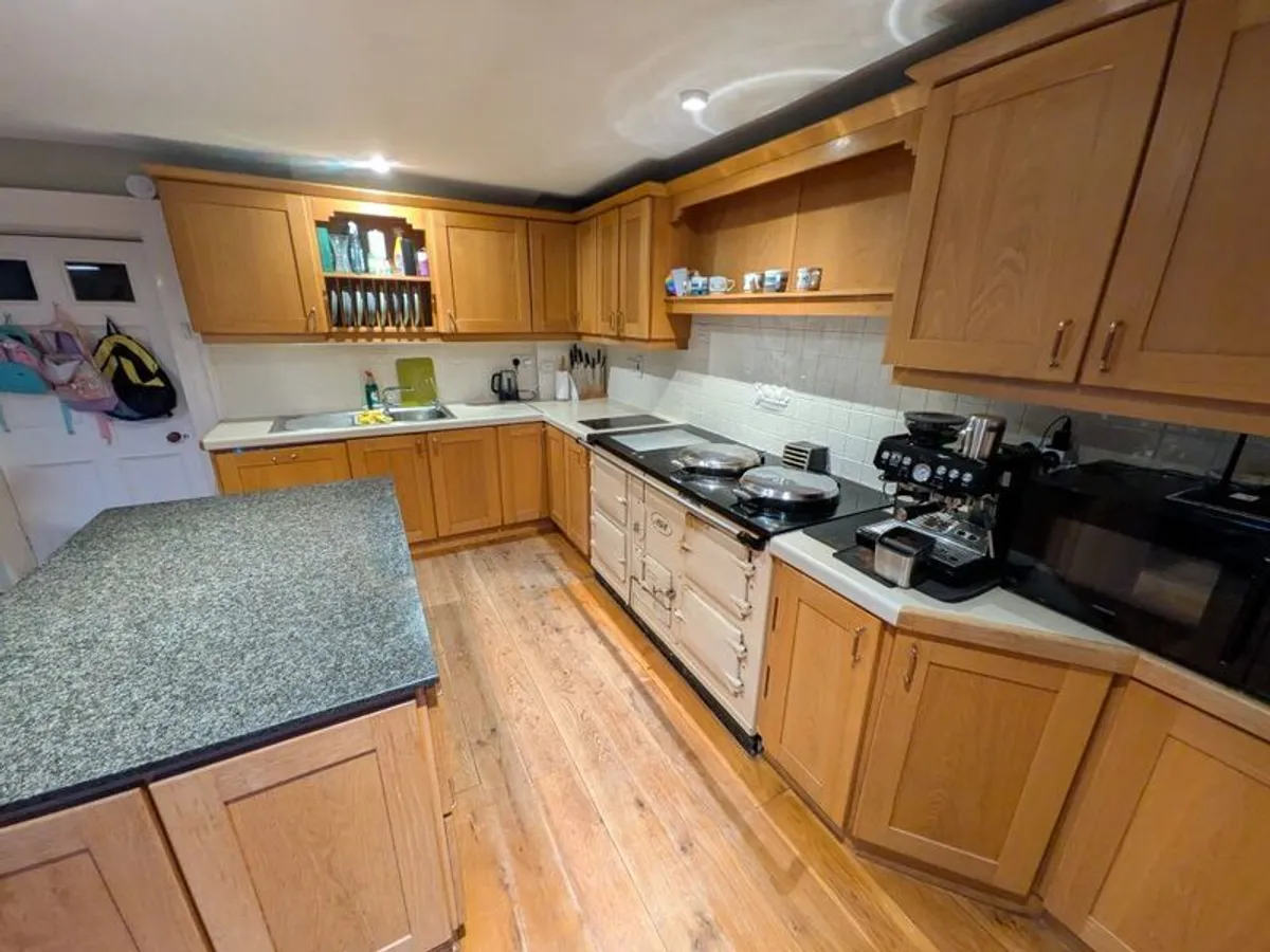 Solid wood kitchen with granite island - Image 4