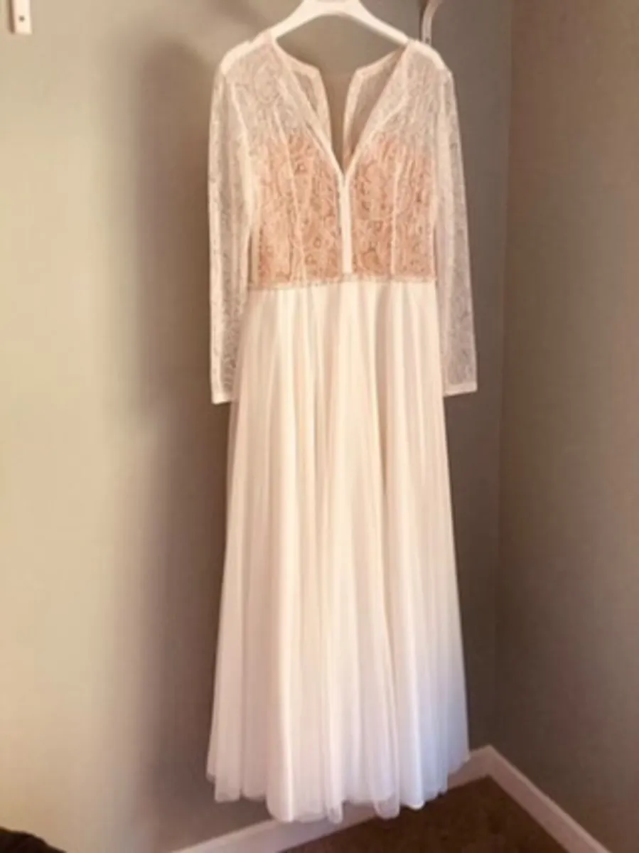 Wedding dress - Image 1