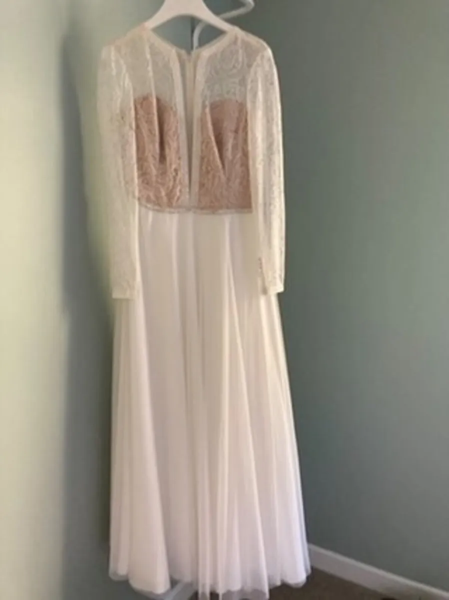 Wedding dress - Image 4