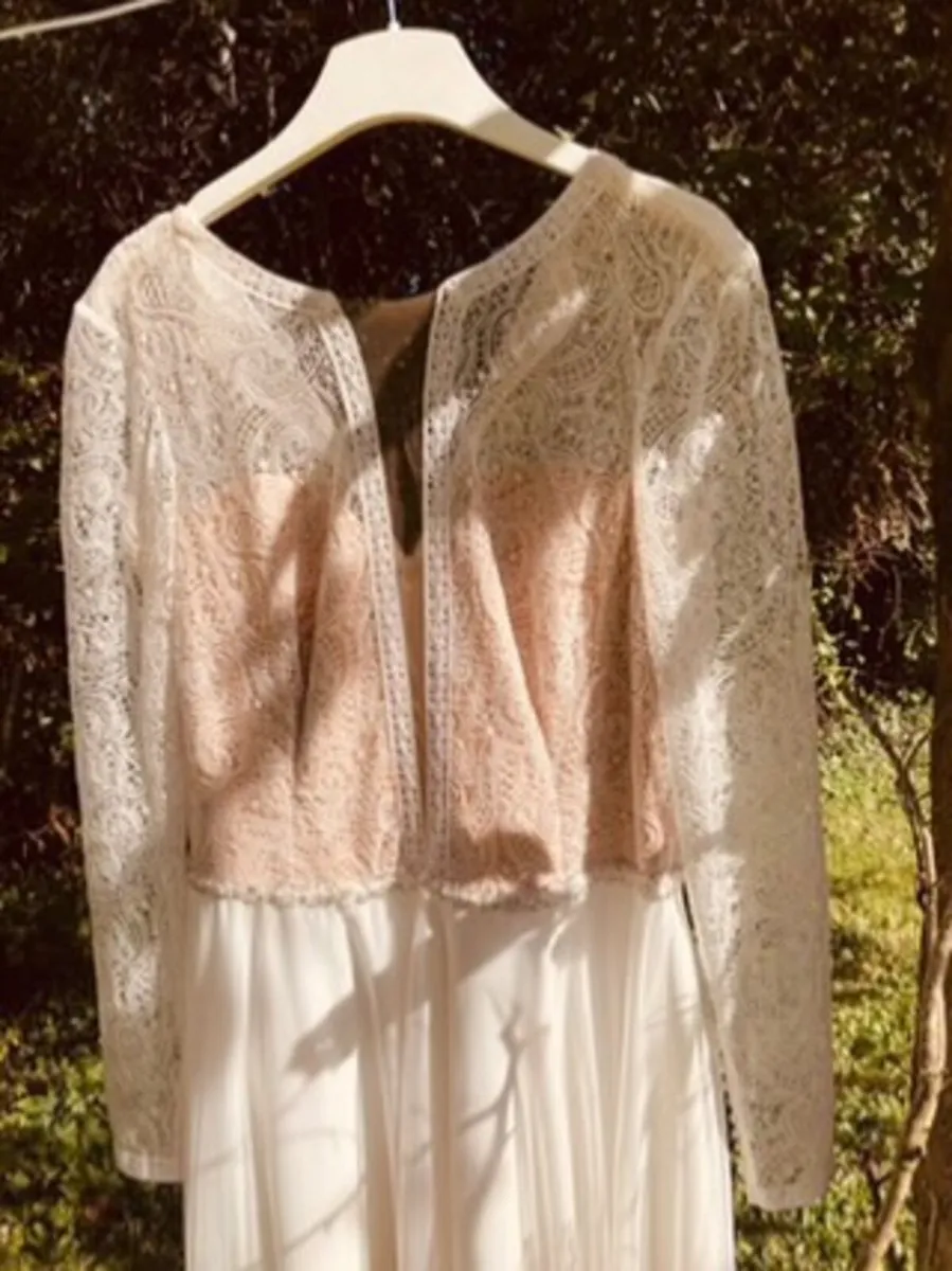 Wedding dress - Image 2