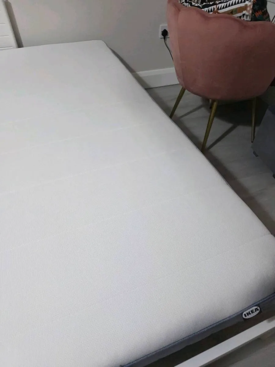 Single bed with mattress - Image 2