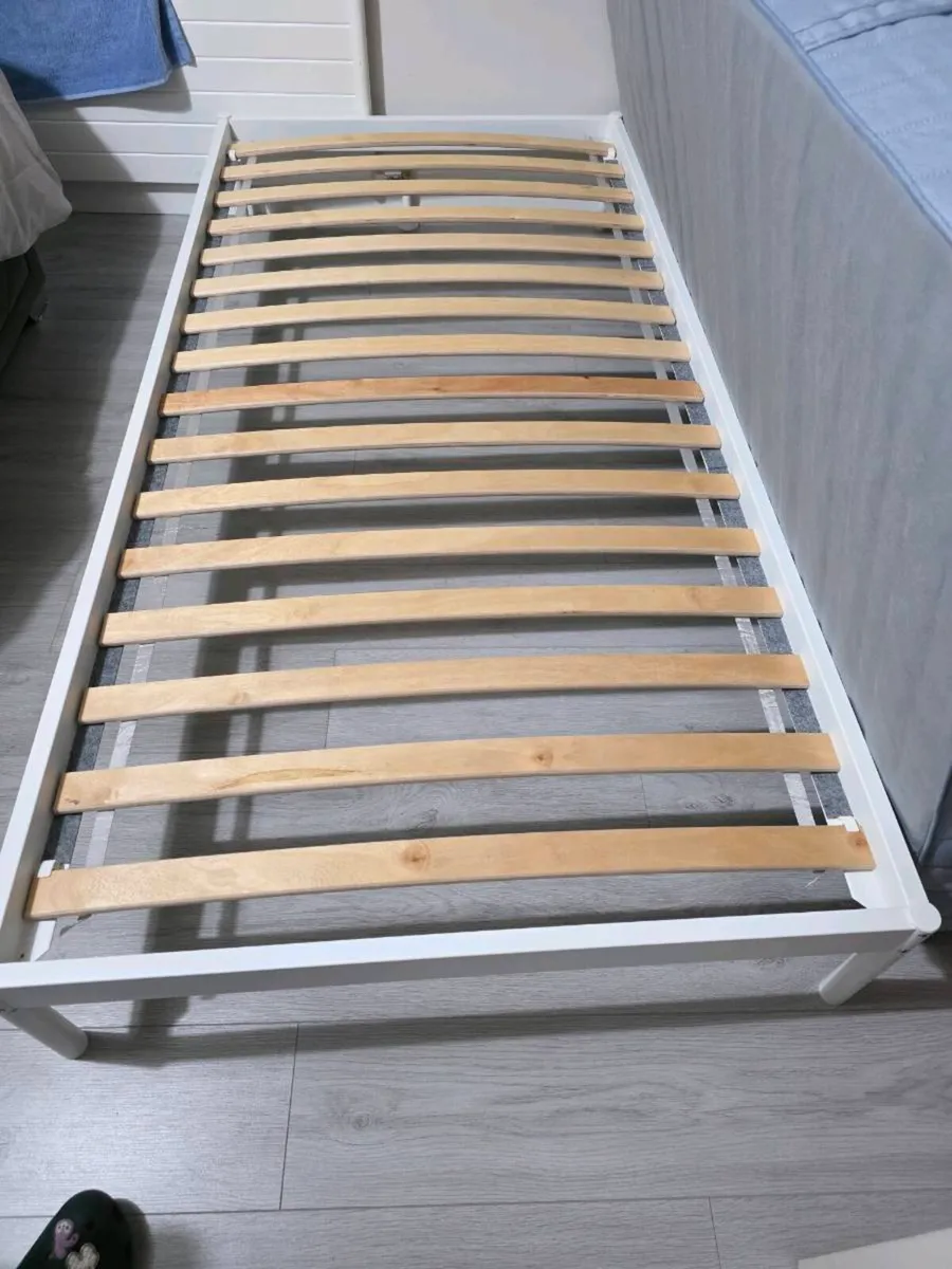 Single bed with mattress - Image 4