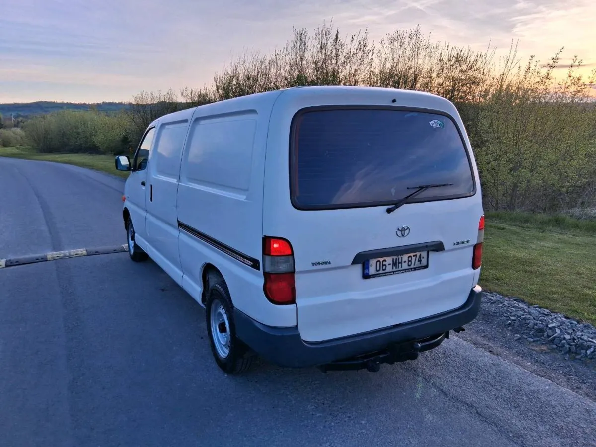 €5250 2006 hiace 157km new cvrt €5250 - Image 4
