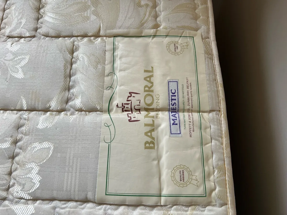 Single bed with storage in base - Image 4