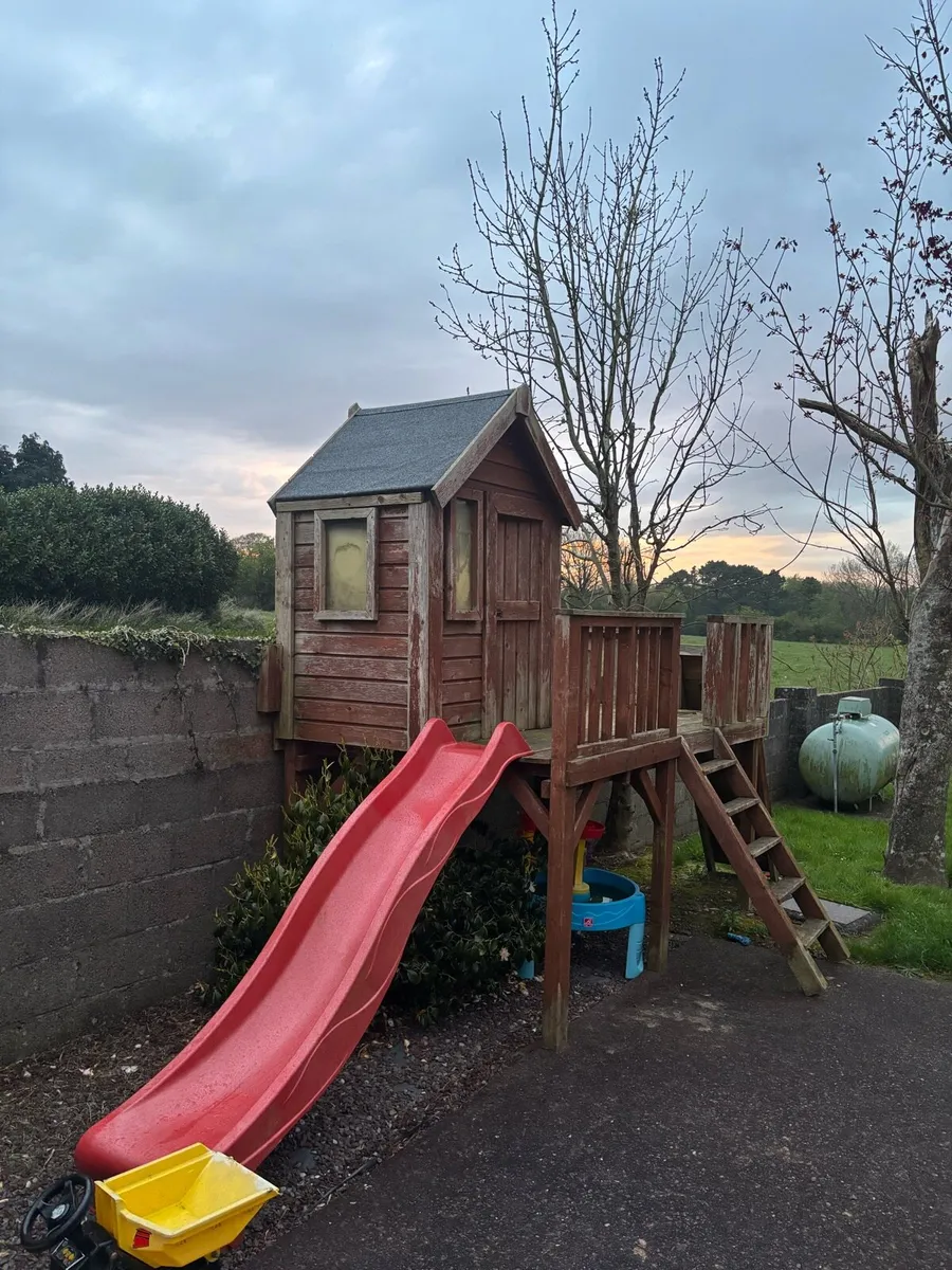 Tree house and slide - Image 1