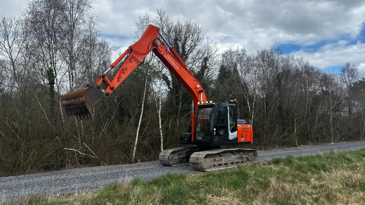 Hitachi Zaxis 130-3 - Image 1