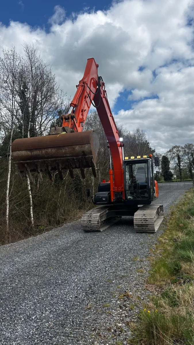 Hitachi Zaxis 130-3 - Image 2