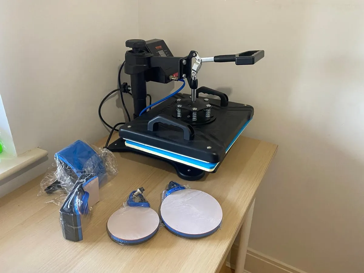VEVOR 5-in-1 Heat Press Machine (38×30 cm) - Image 1