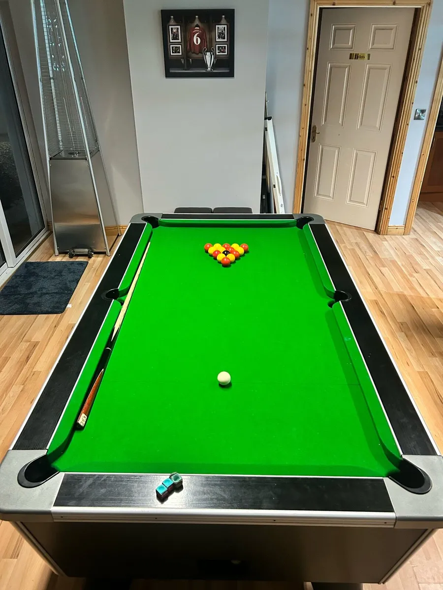 Pool table - Image 2