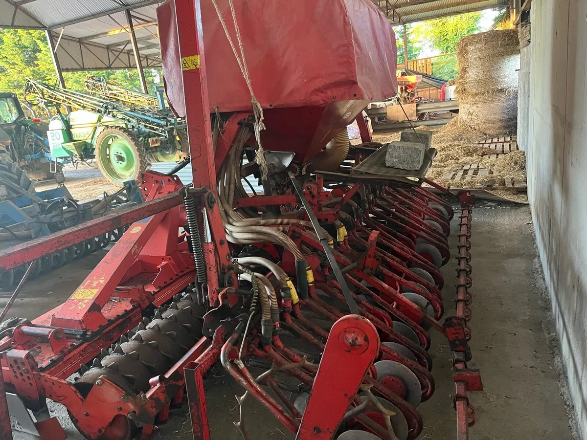 Kuhn Harrow and Corn Drill - Image 4