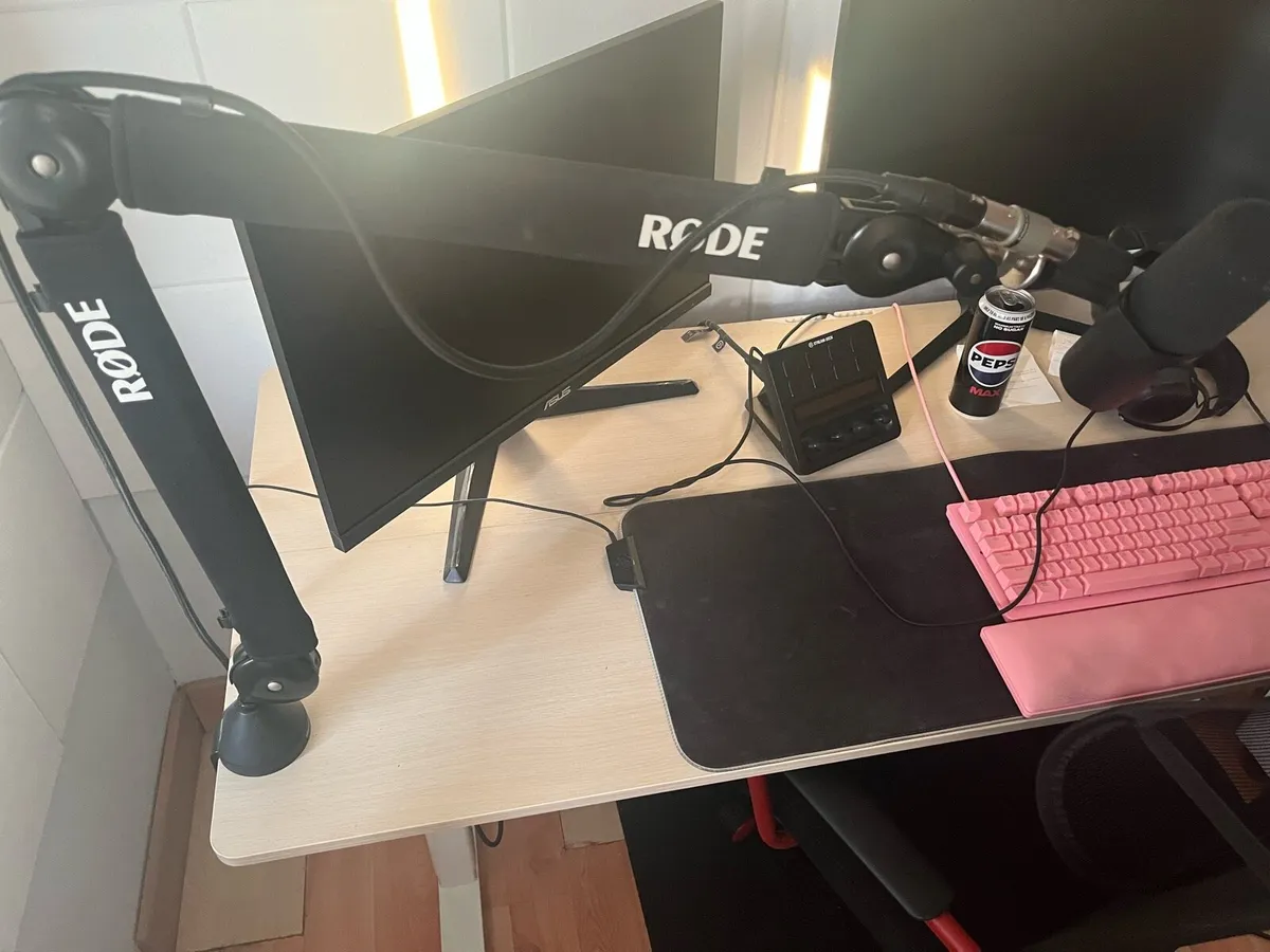 RØDE PSA1+ Microphone Studio Arm - Image 1