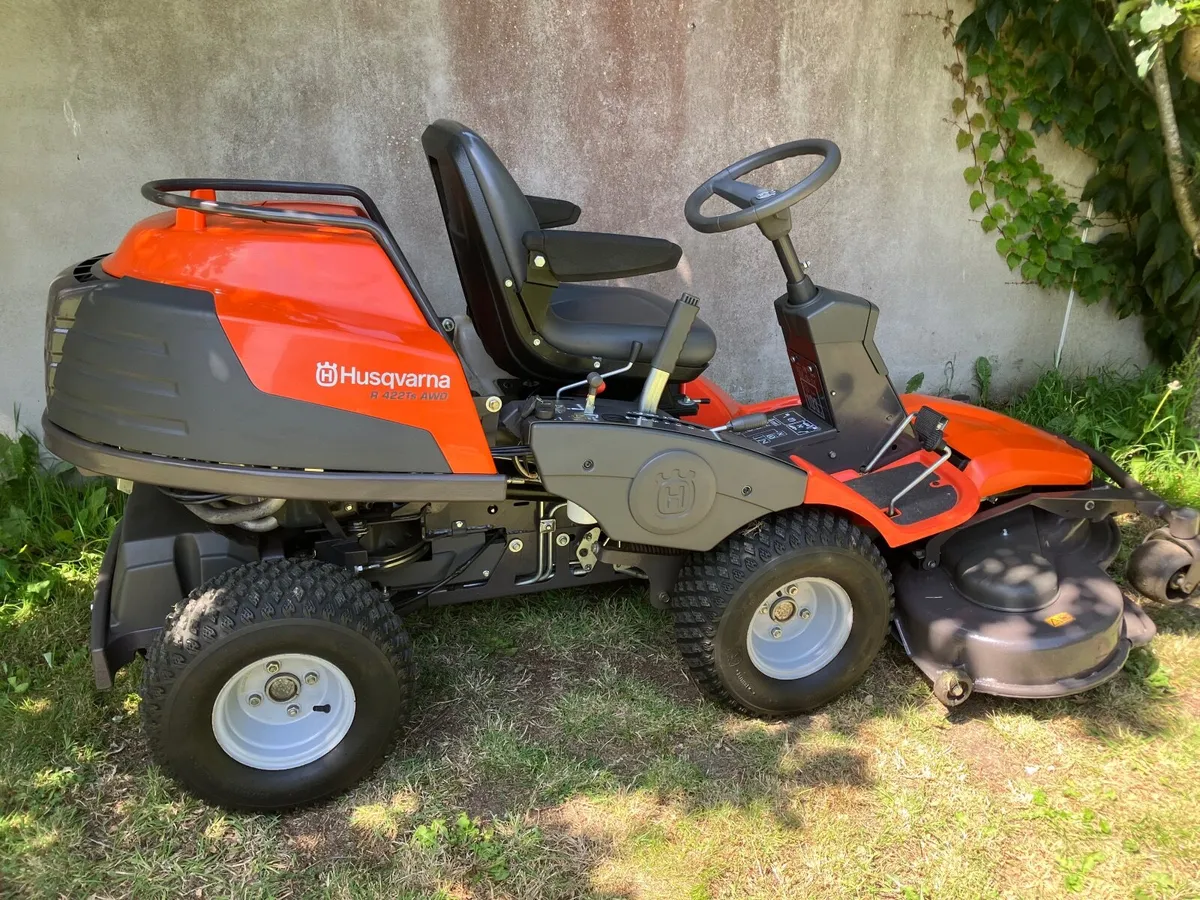 Husqvarna R422Ts AWD ride on mower - Image 2