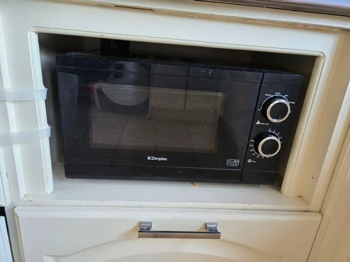 Dimples Microwave - Image 1