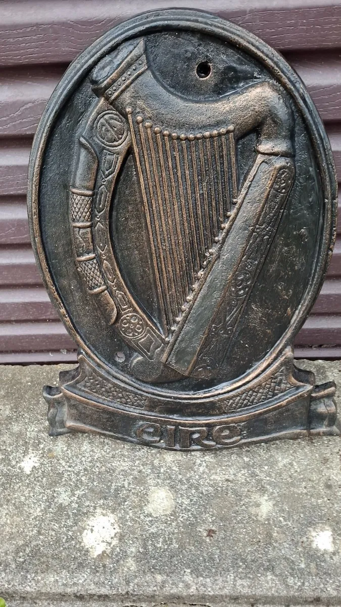 Eire plaque