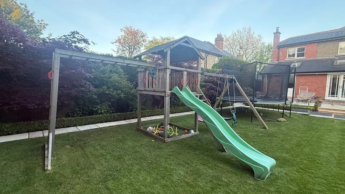 Wooden climbing frame with swings - Image 3