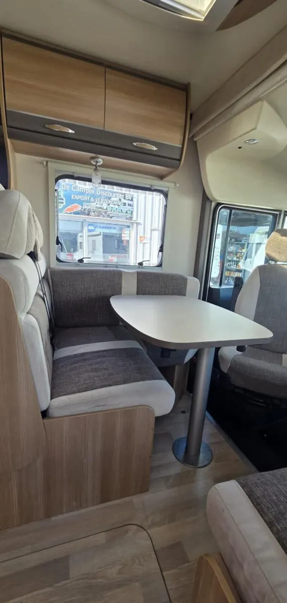 2012 RAPIDO 891F ISLAND BED LOW KMS 👀 - Image 4