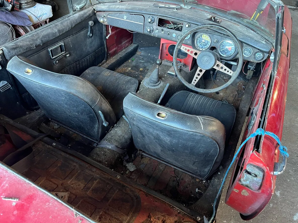 1971 MGB Roadster Restoration Project - Image 4