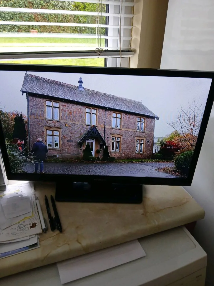 20 inch Smart tv. - Image 2