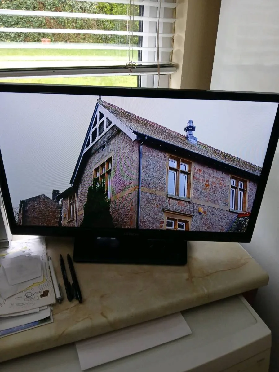 20 inch Smart tv. - Image 3