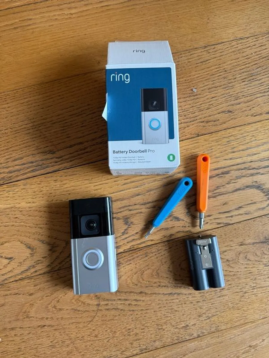 BUNDLE Ring Doorbell Battery Pro + Chime + Solar Charger - Image 1