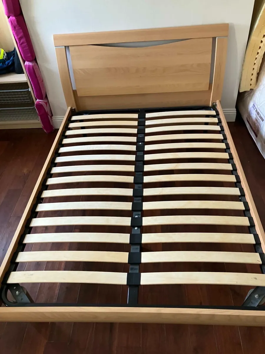 Double Bed - Sleigh style in maple - Image 2