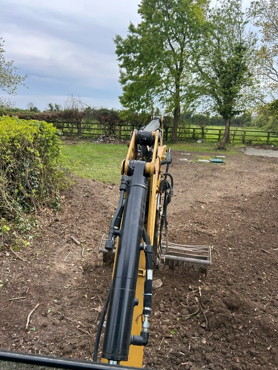 Digger/ groundwork - Image 1