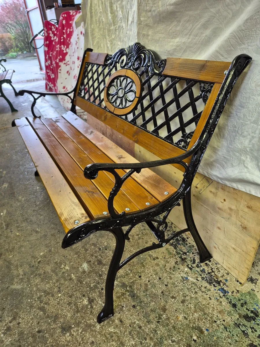 Cast iron Garden bench - Image 2