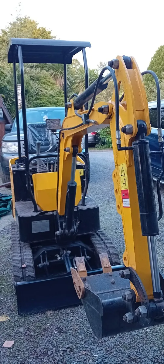 COLT MINI DIGGER AS NEW CONDITION - Image 1