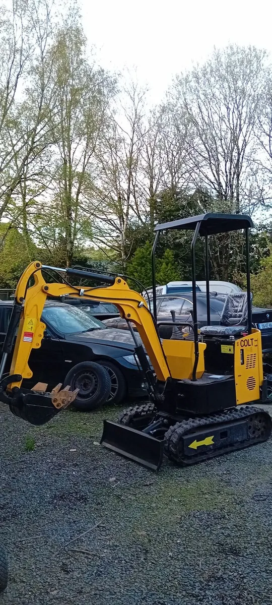 COLT MINI DIGGER AS NEW CONDITION - Image 2
