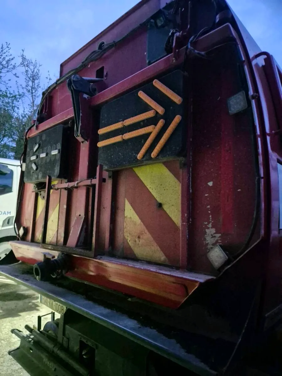 Sweeper iveco - Image 2