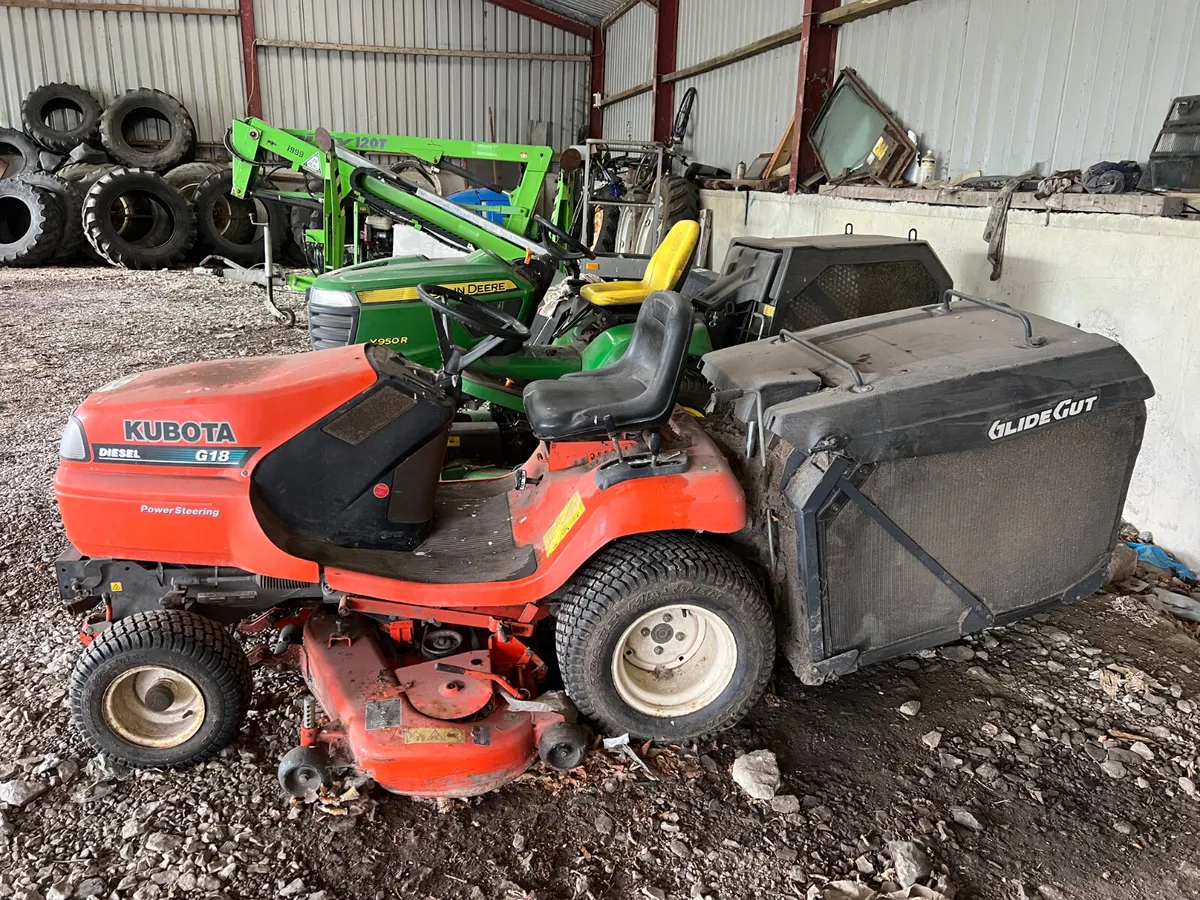 Ride on lawnmower - Image 1