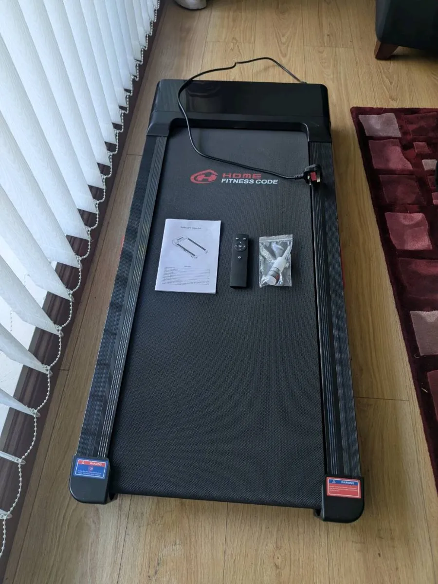 Treadmill 0-9% adjustable incline, 1-10km/hr speed - Image 3