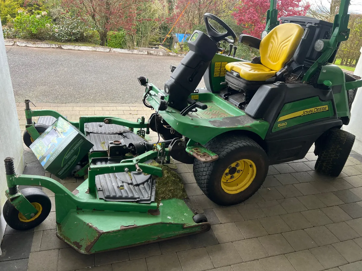 JD Ride on diesel lawnmower . - Image 1