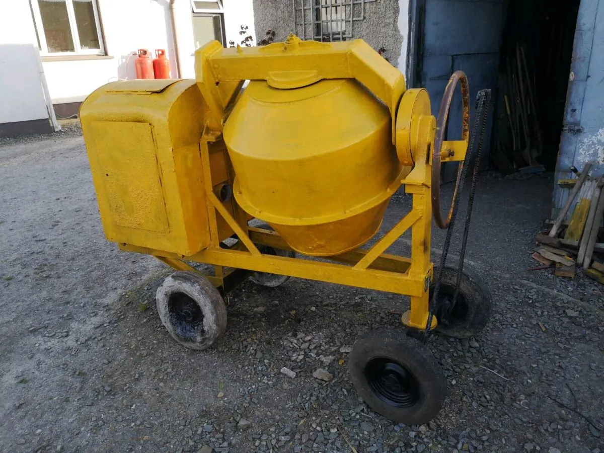 Cement mixer - Image 1