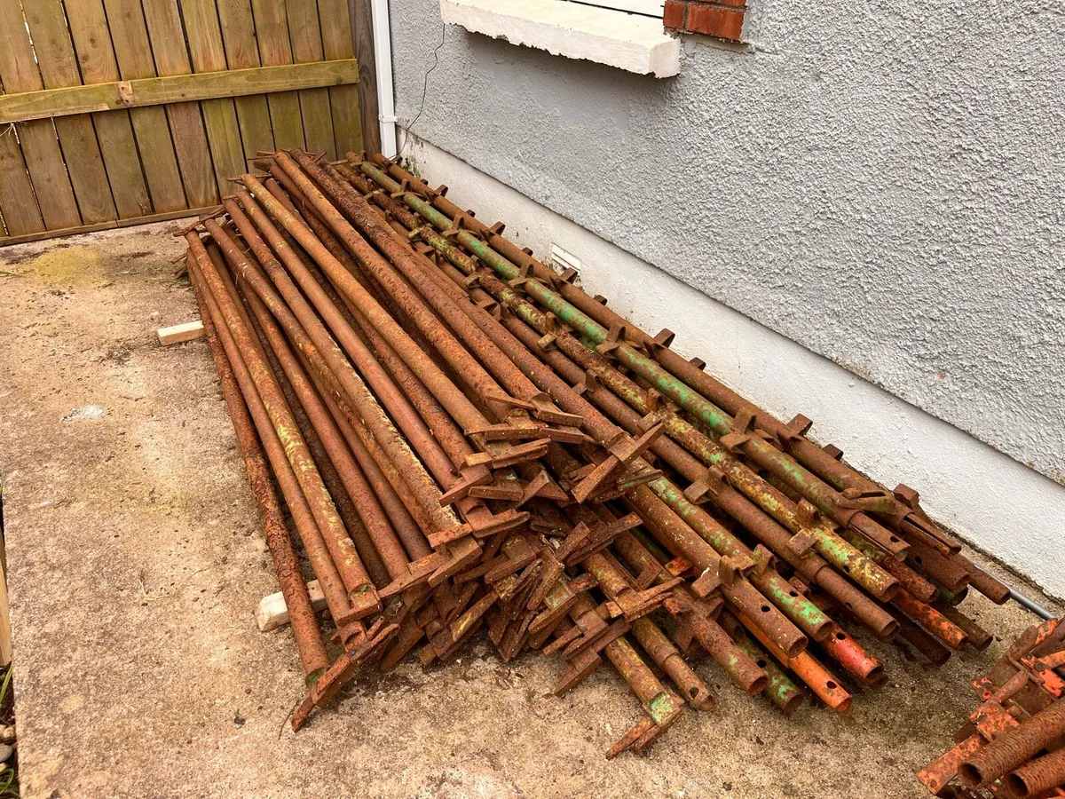 Scaffolding set - Planks, Verticals & Rails - Image 1