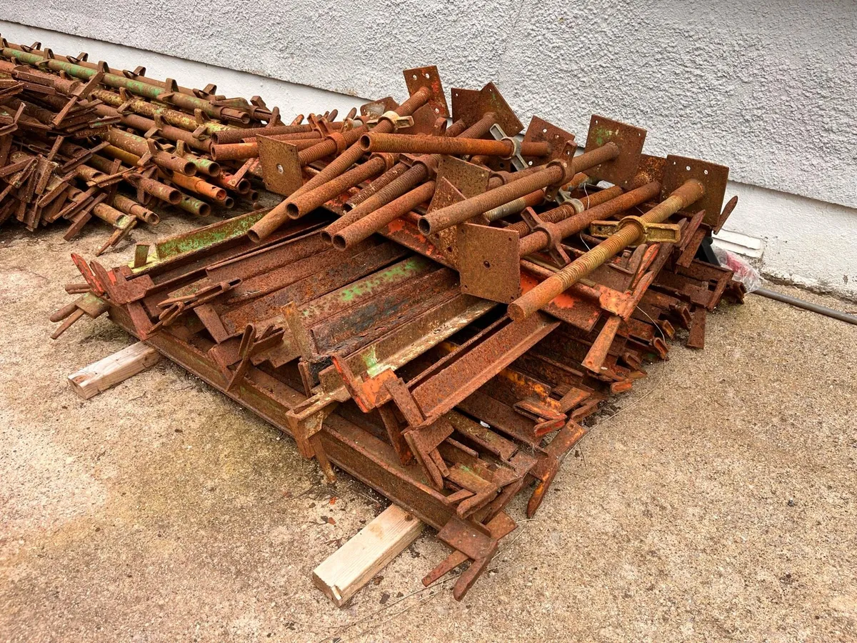 Scaffolding set - Planks, Verticals & Rails - Image 2