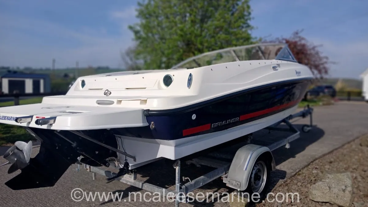 2016 Bayliner 175 bowrider - Image 3
