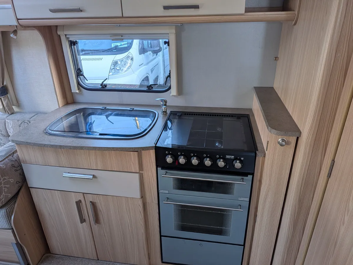 COACHMAN AMARA 450/2 – IMMACULATE 2 BERTH - Image 4