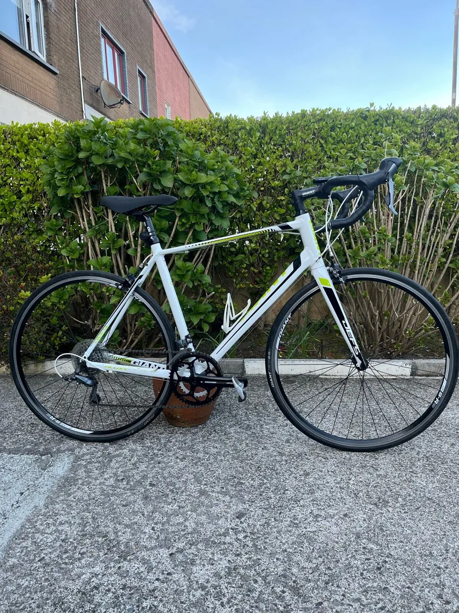 Giant Defy 4, Road bike, - Image 2
