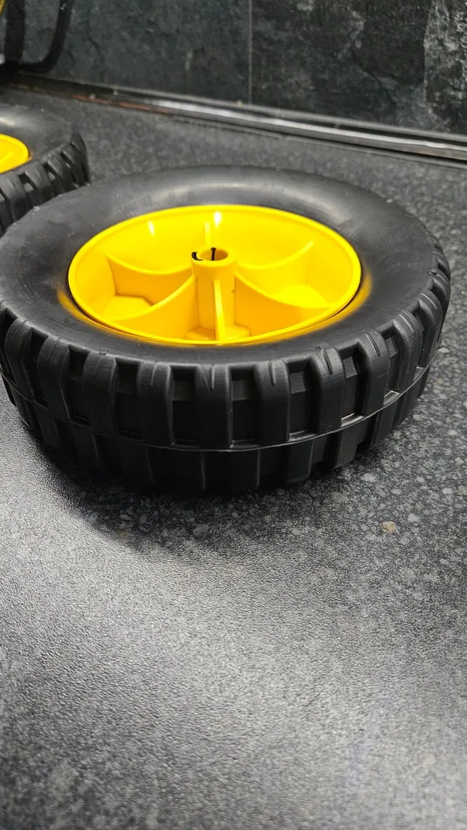 Dewalt saw stand wheels - Image 2