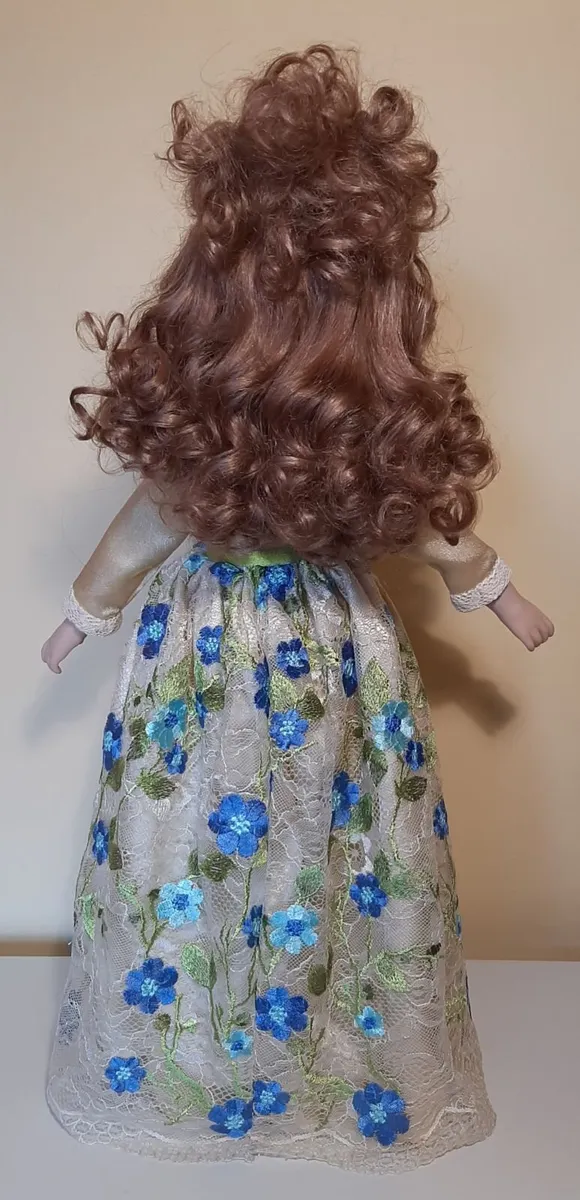 Porcelain doll - Image 4