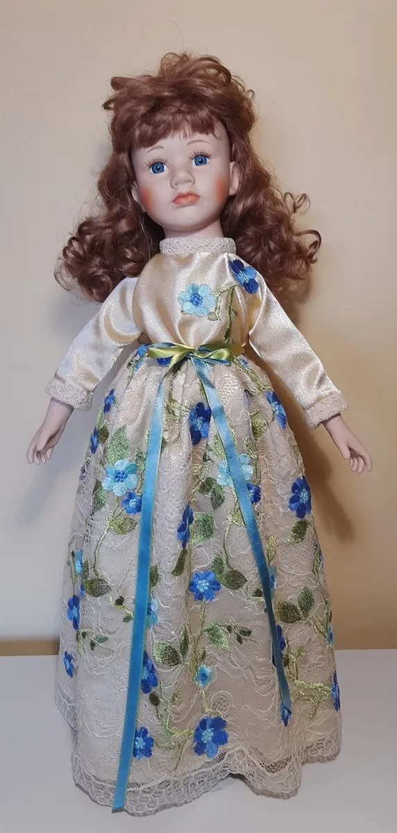 Porcelain doll - Image 2