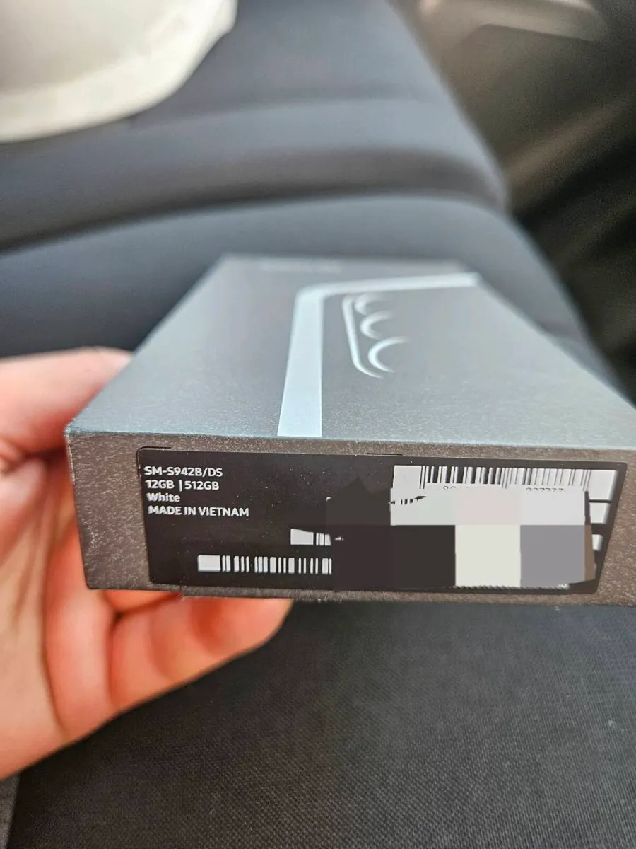 Samsung S26 512GB white Brand New - Image 2
