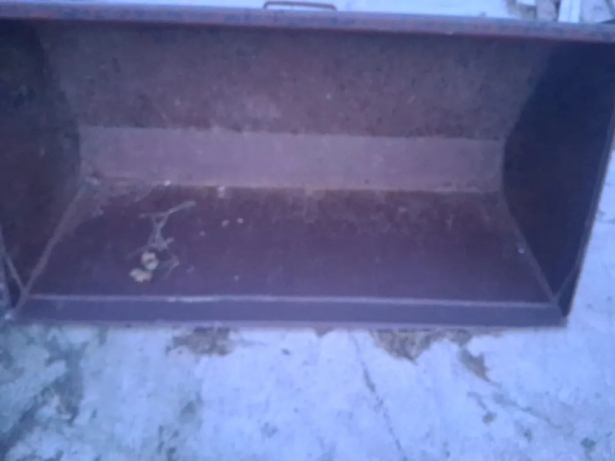 Tractor loader bucket - Image 3