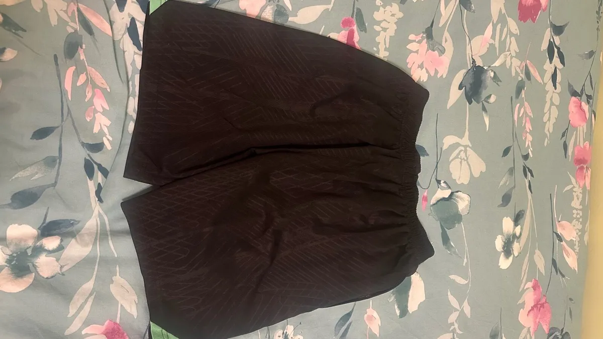 Men’s  Liverpool shorts medium - Image 3